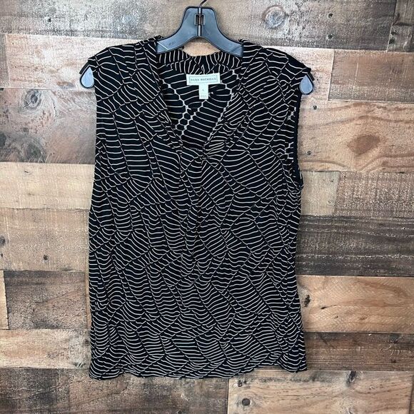 Dana Buchman Blouse V Neck Black White Textured Leaf Print Sleeveless Large - Picture 9 of 9